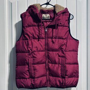 Women’s Large Berry Colored puffer vest with removable hood